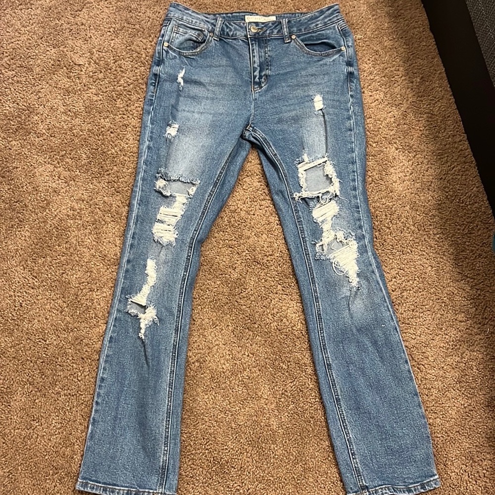 Great jeans ! High wasted, worn once, comfortable.